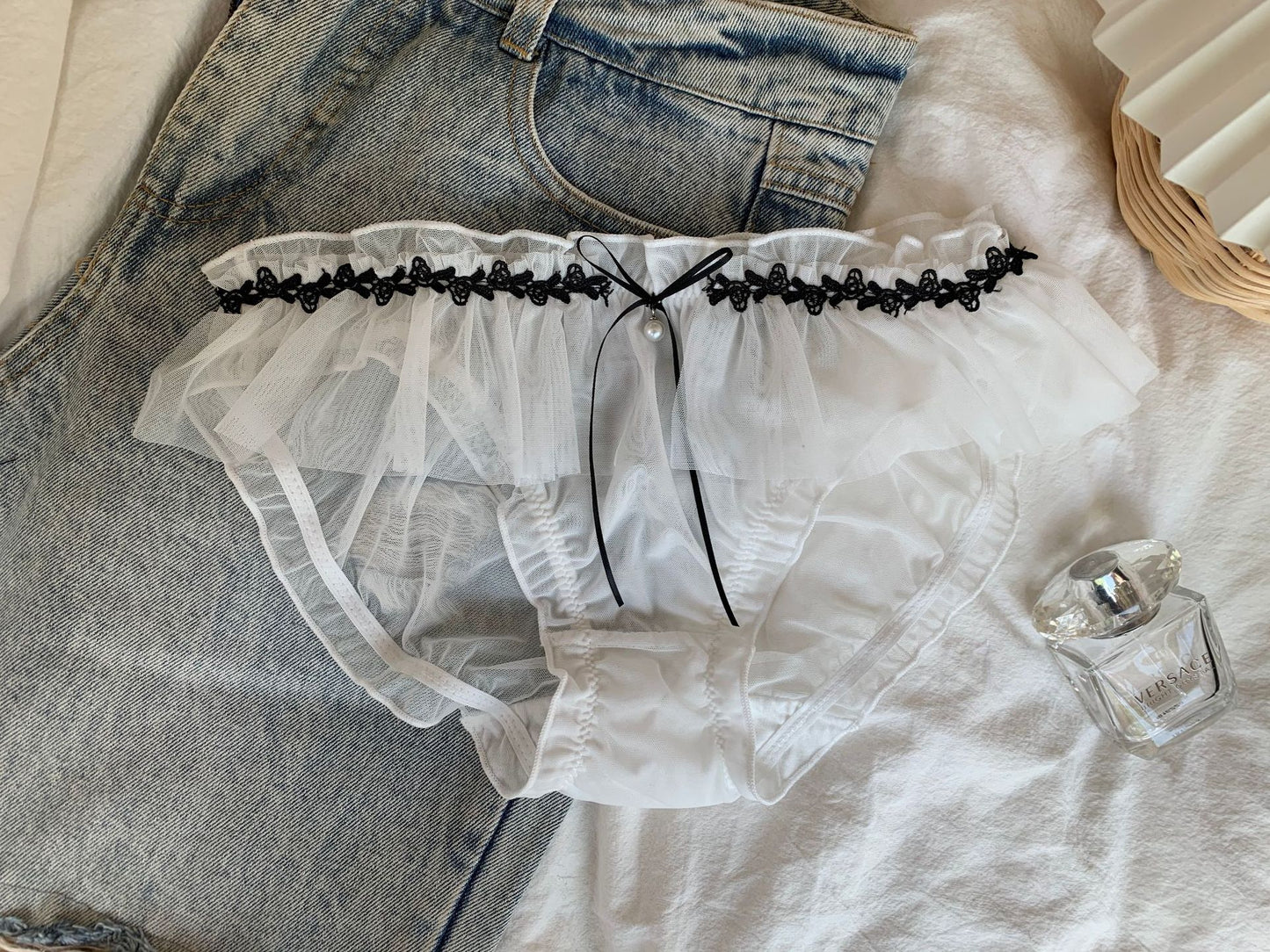 Flower bud lace mesh cotton crotch panties