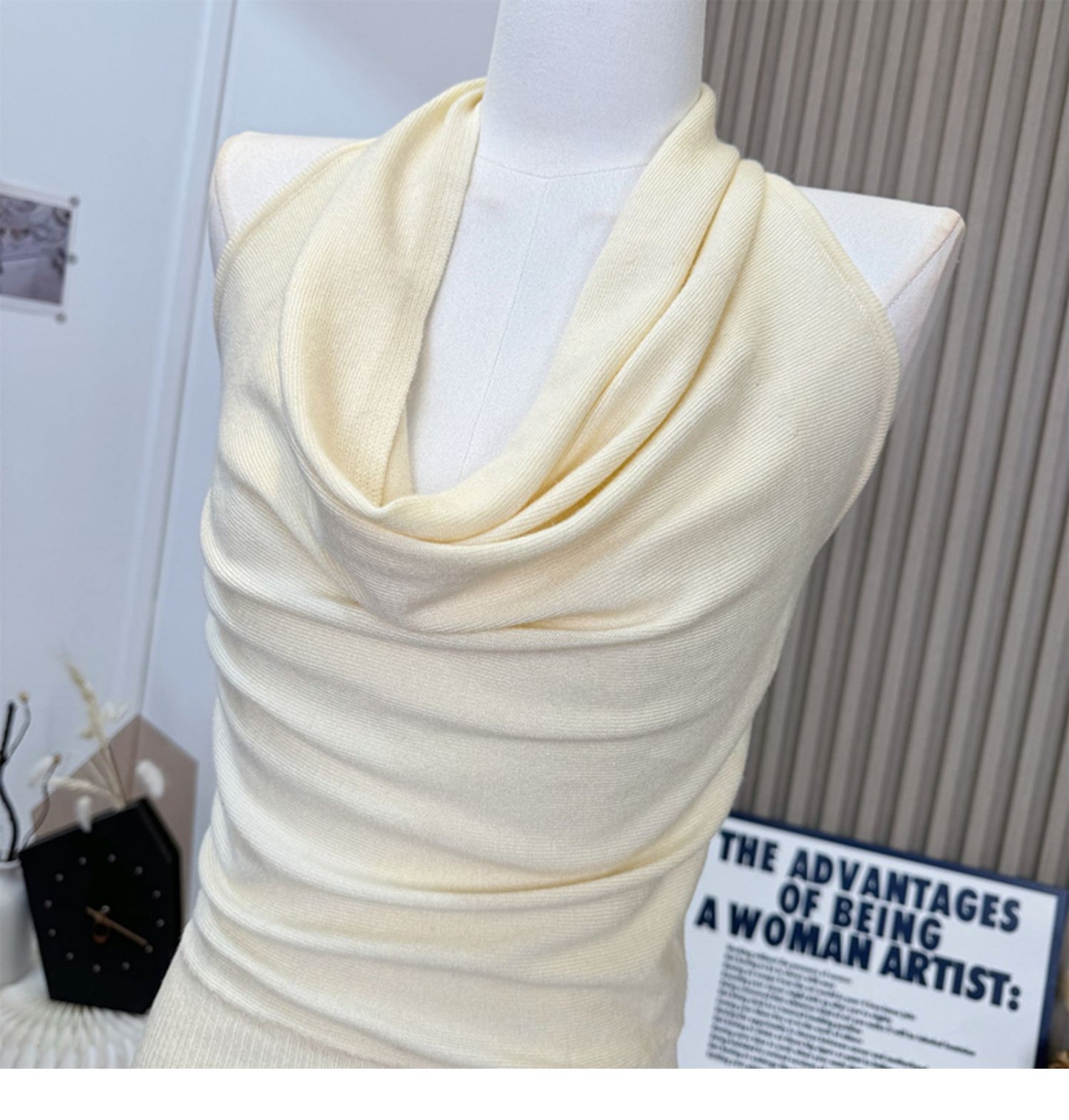 Sleeveless open back stretch-knit tank top