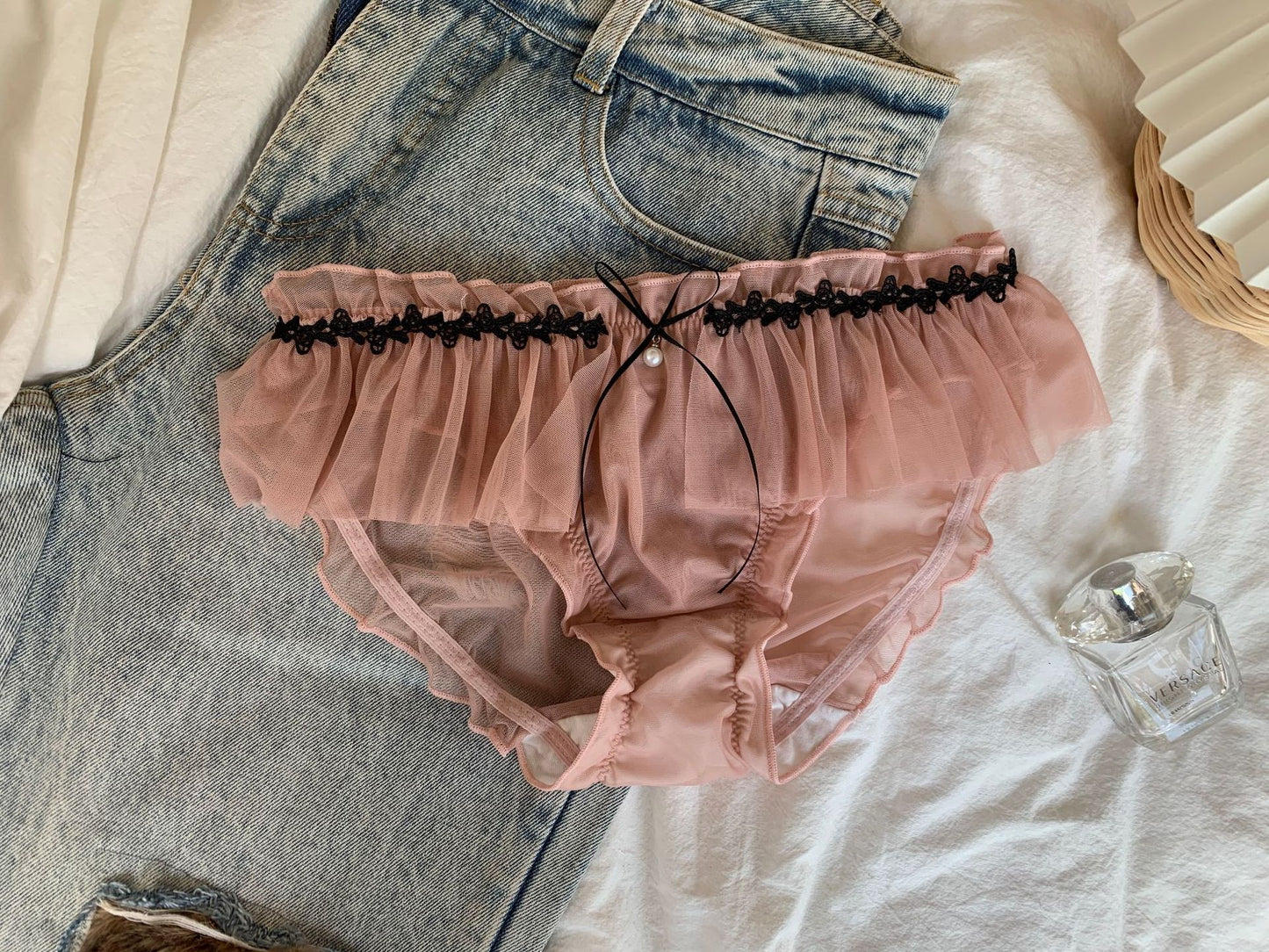 Flower bud lace mesh cotton crotch panties