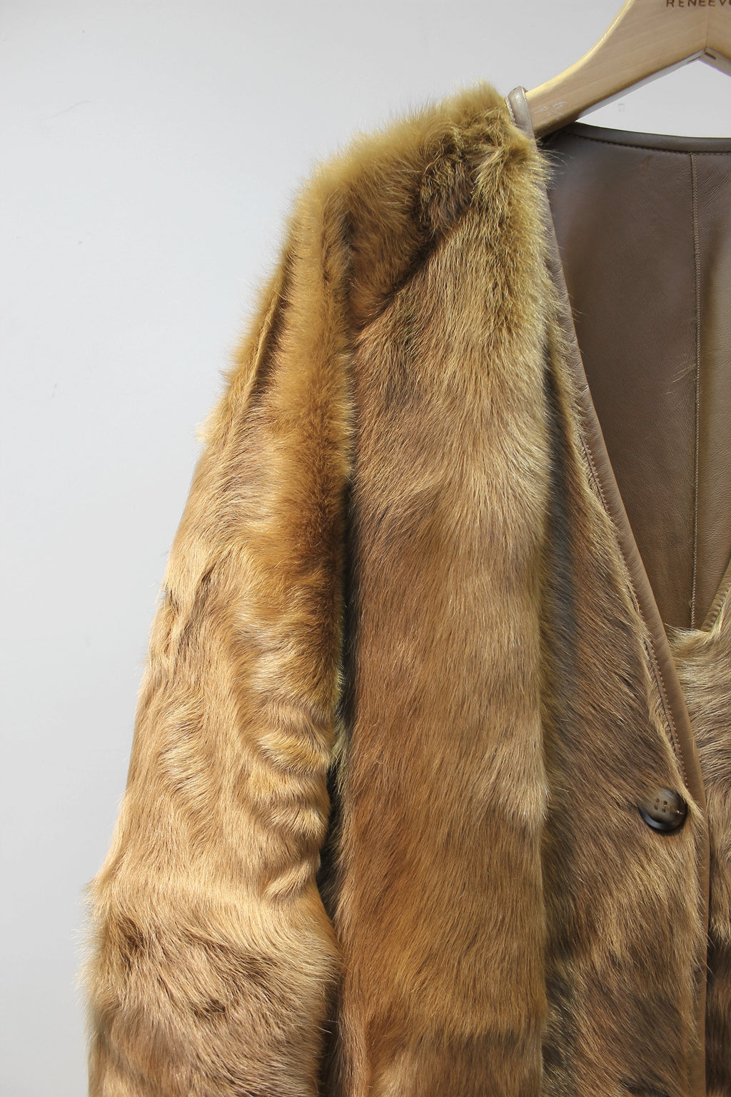 Soft small lake sheep fur one-piece V-neck reversible mid-length fur