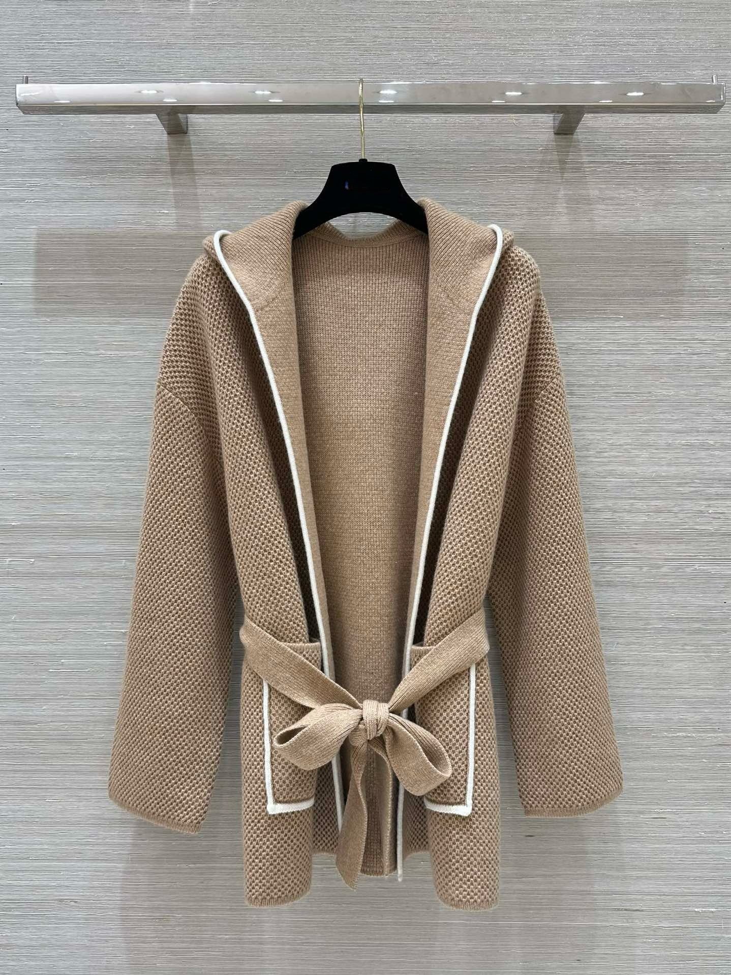 Hooded cashmere cardigan