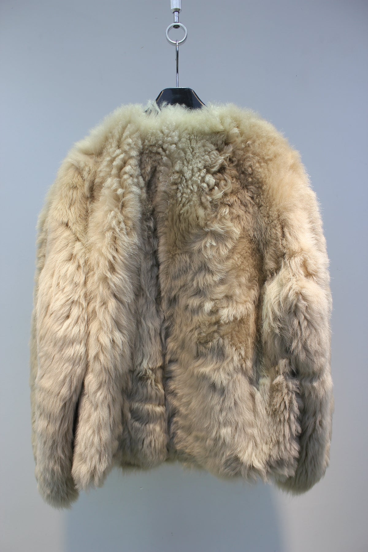 Spanish Tuscan sheepskin one-piece V-neck lady style fur