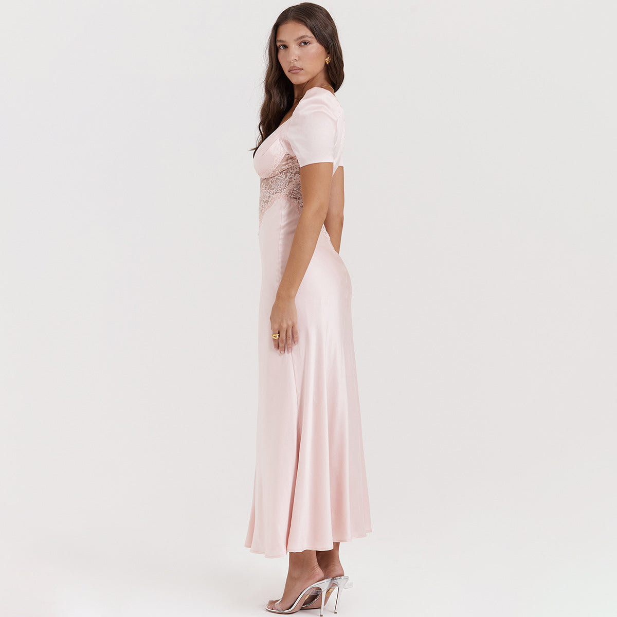 Puff-sleeved lace paneled waistless pink dress