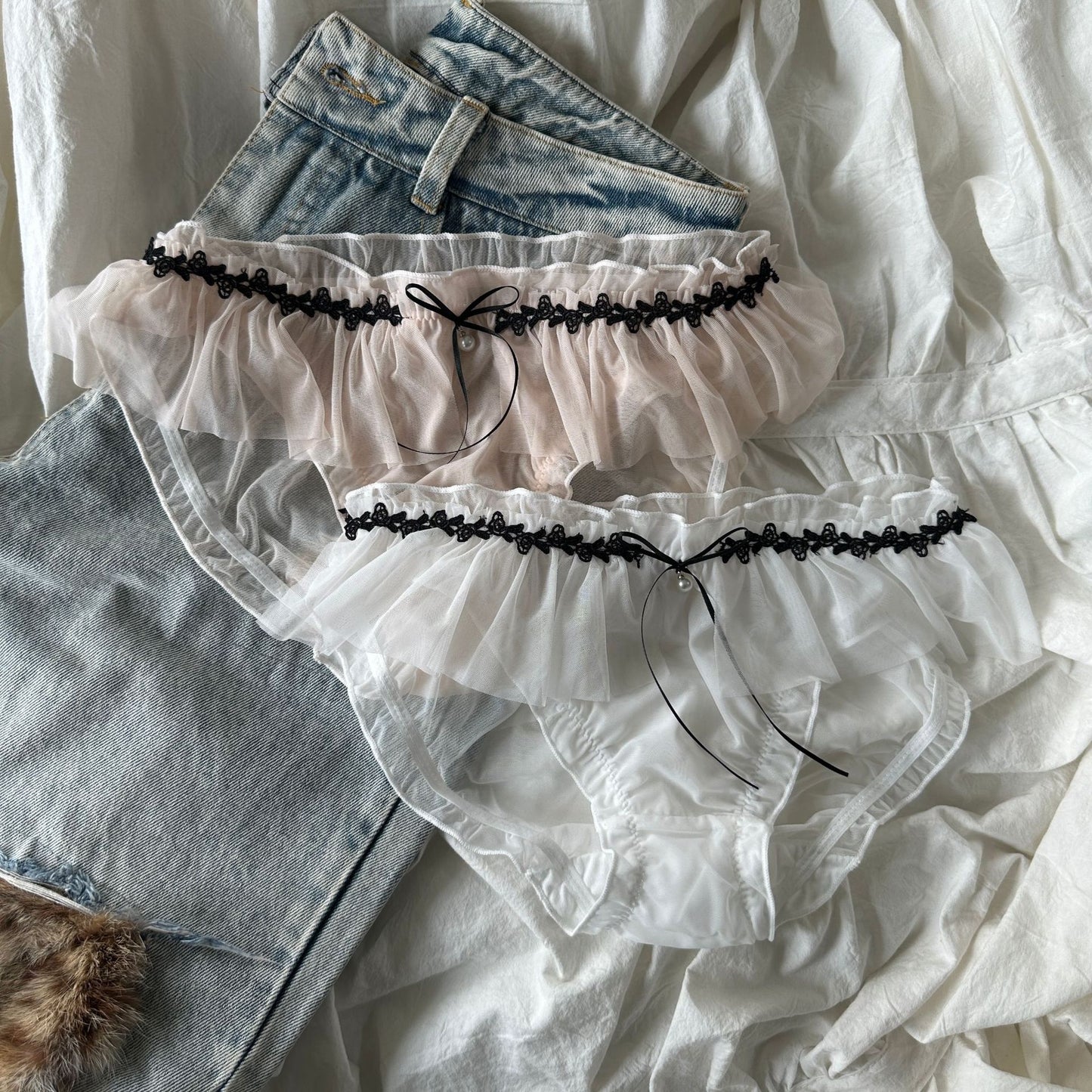 Flower bud lace mesh cotton crotch panties