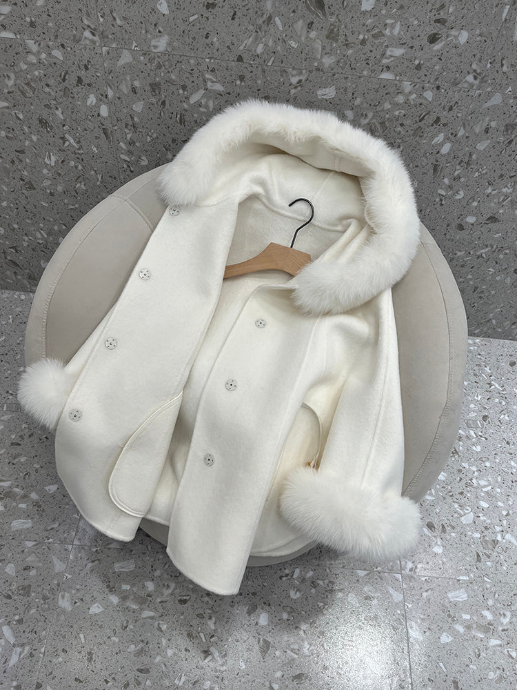 Short fox fur hooded cape