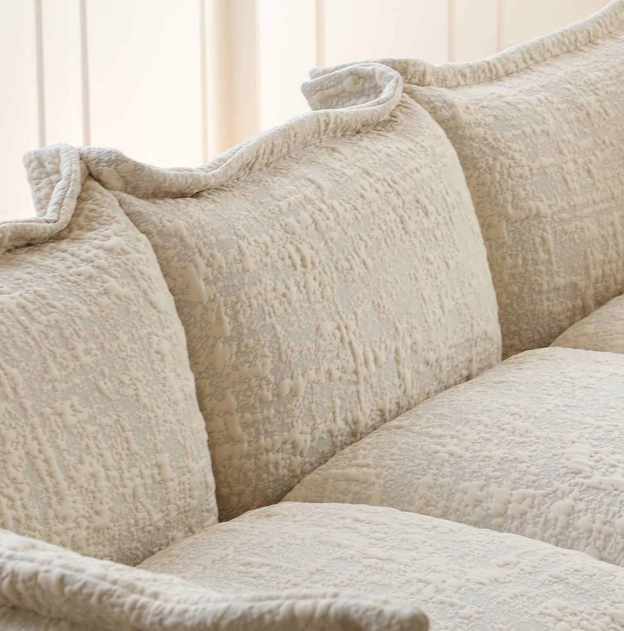 Light French retro petal sofa modern minimalist villa small apartment straight row special-shaped three-seater