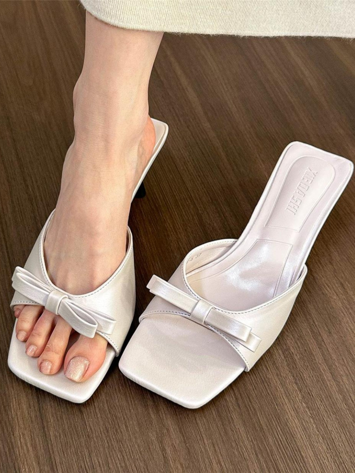 Lilac bow sandals