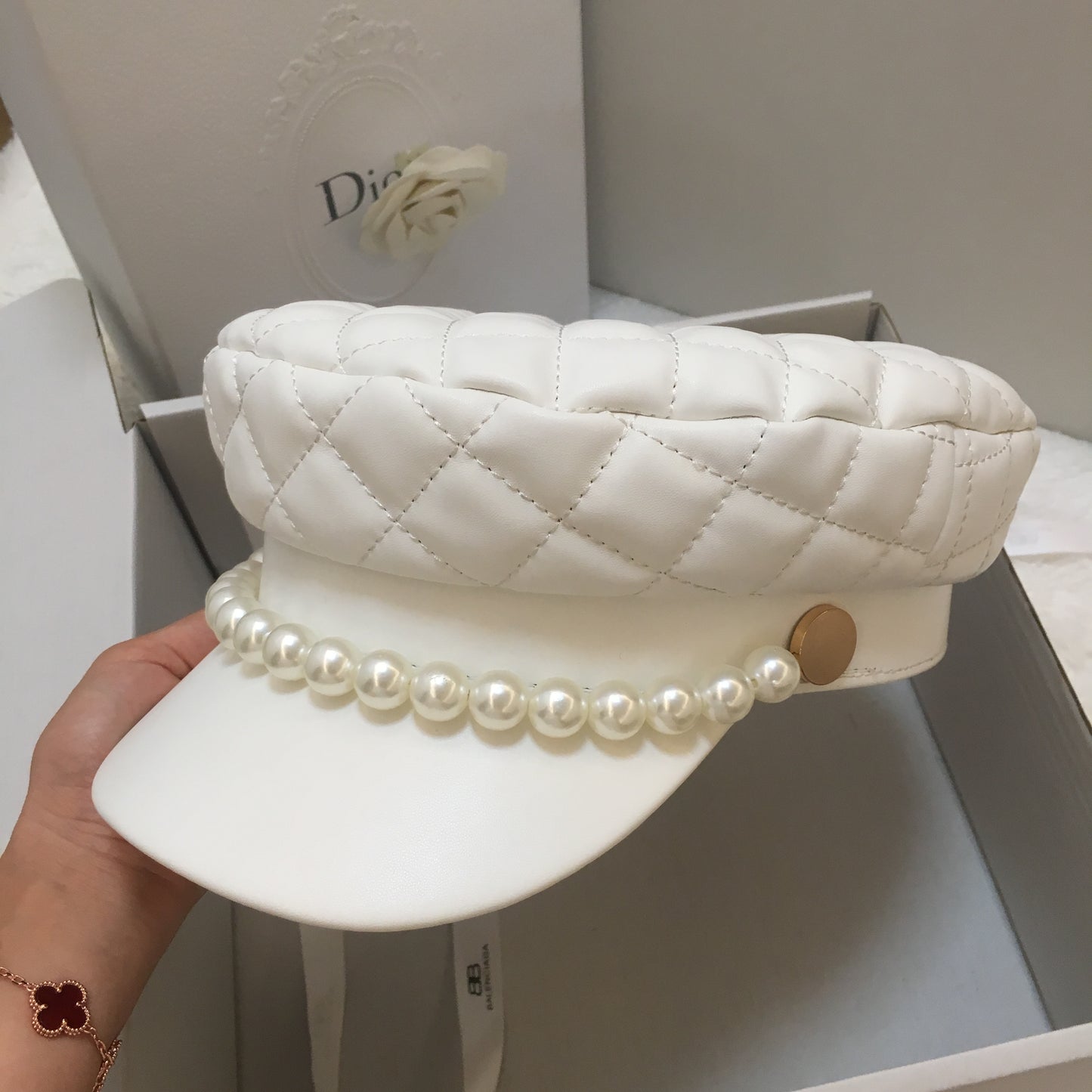 Elegant rhombus leather pearl peaked cap