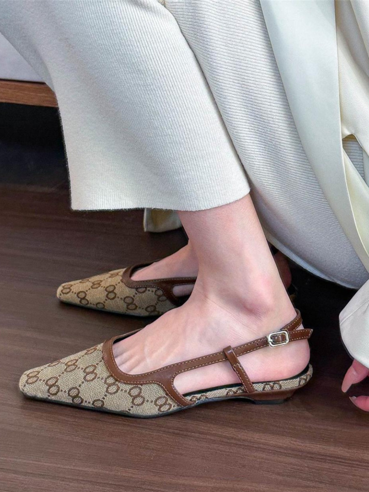 Retro brown square toe pump sandals