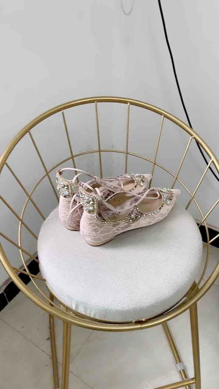 Lace strap flat pointed toe shoes