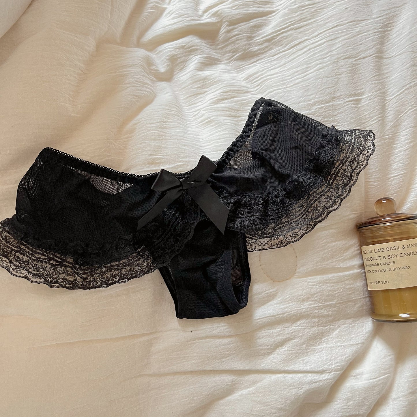 Sweet and sexy Japanese lace low-waist briefs