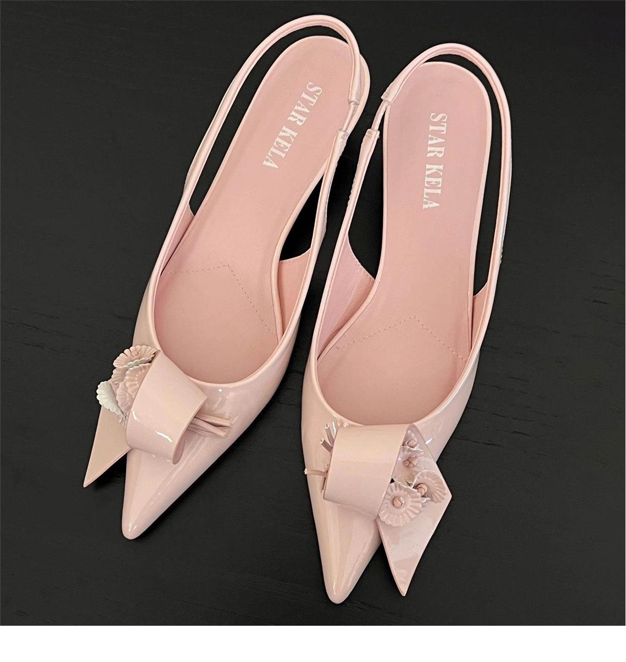 Pointed toe floral sandals