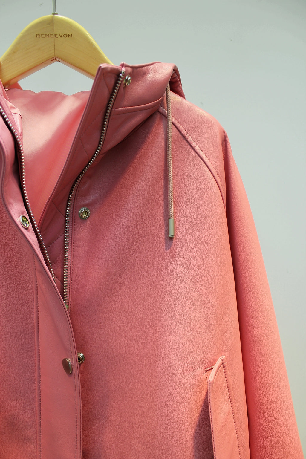 Loose and stylish hooded sheepskin leather jacket