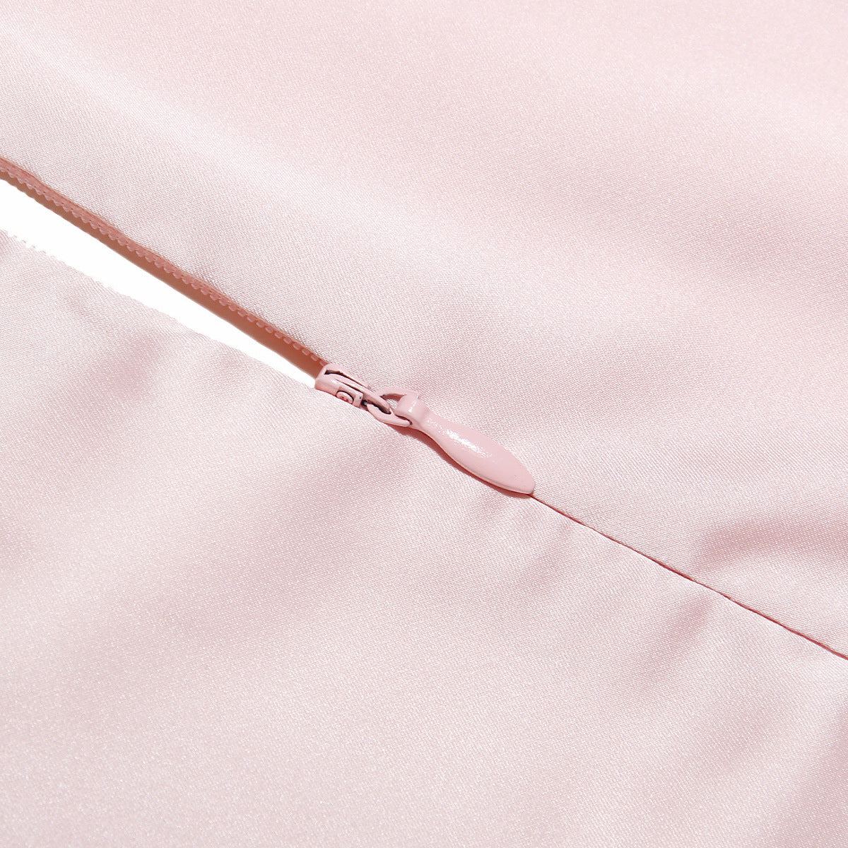 Puff-sleeved lace paneled waistless pink dress