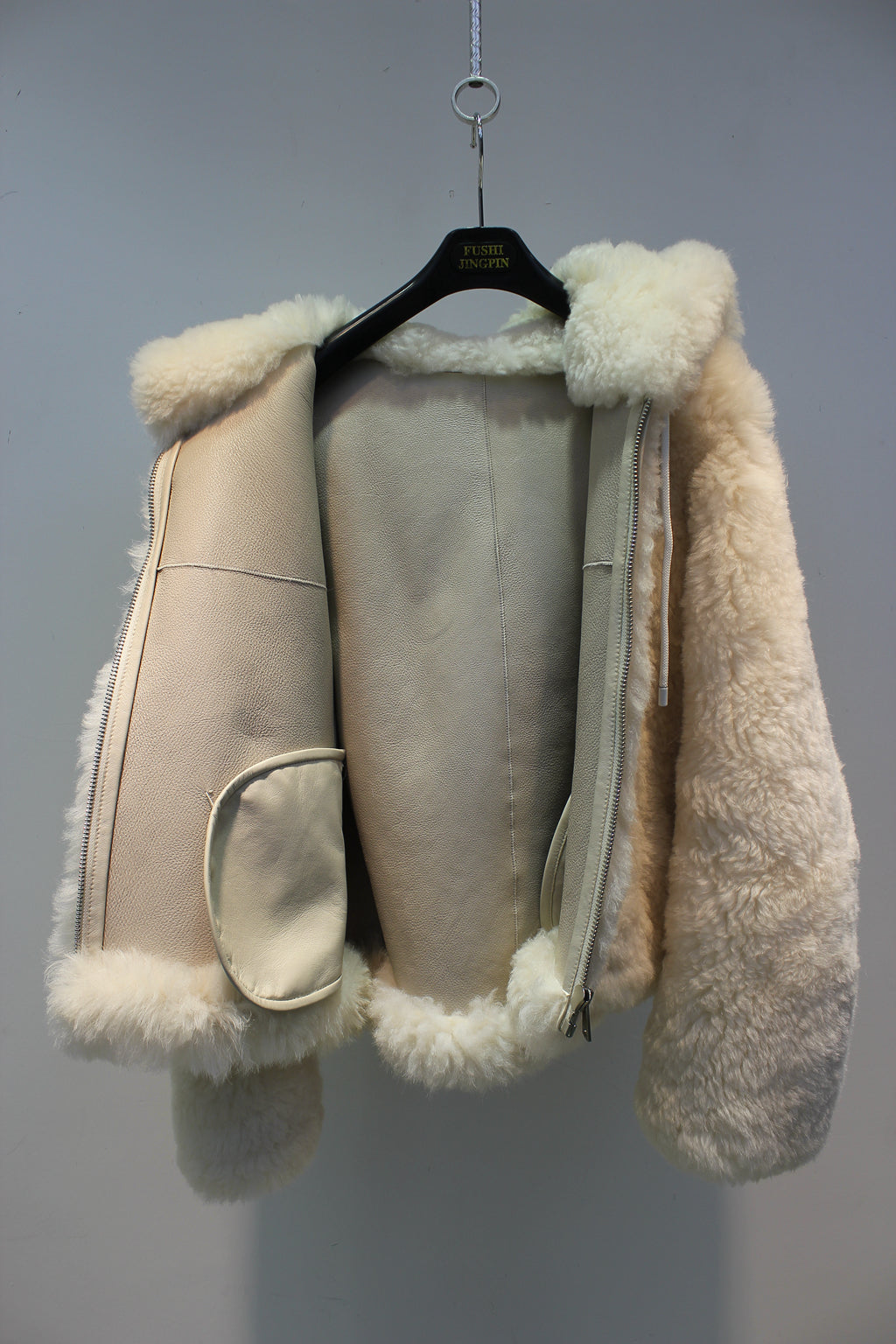 Lmported sheepskin one-piece bear hooded short coat