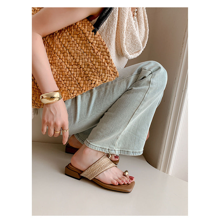 Straw holiday style metal buckle slip-on slippers