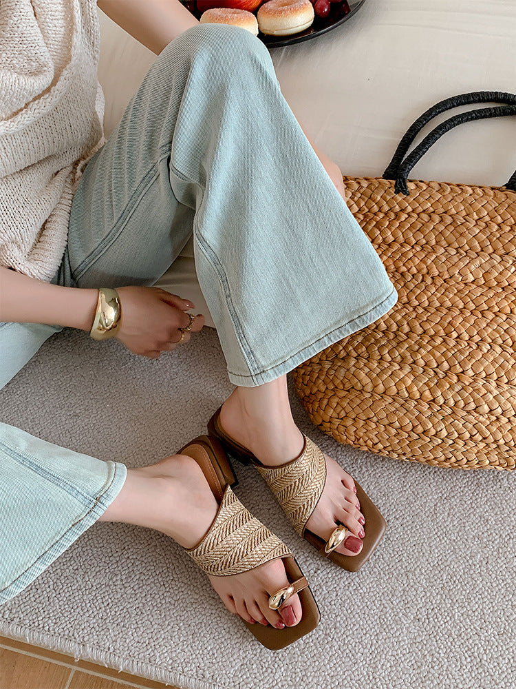 Straw holiday style metal buckle slip-on slippers