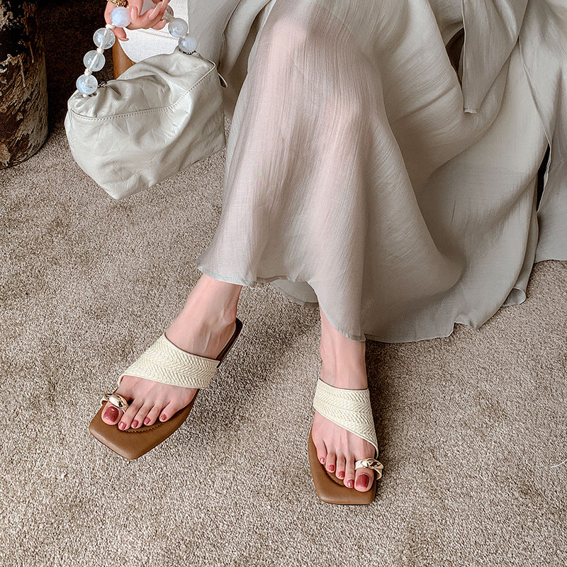 Straw holiday style metal buckle slip-on slippers