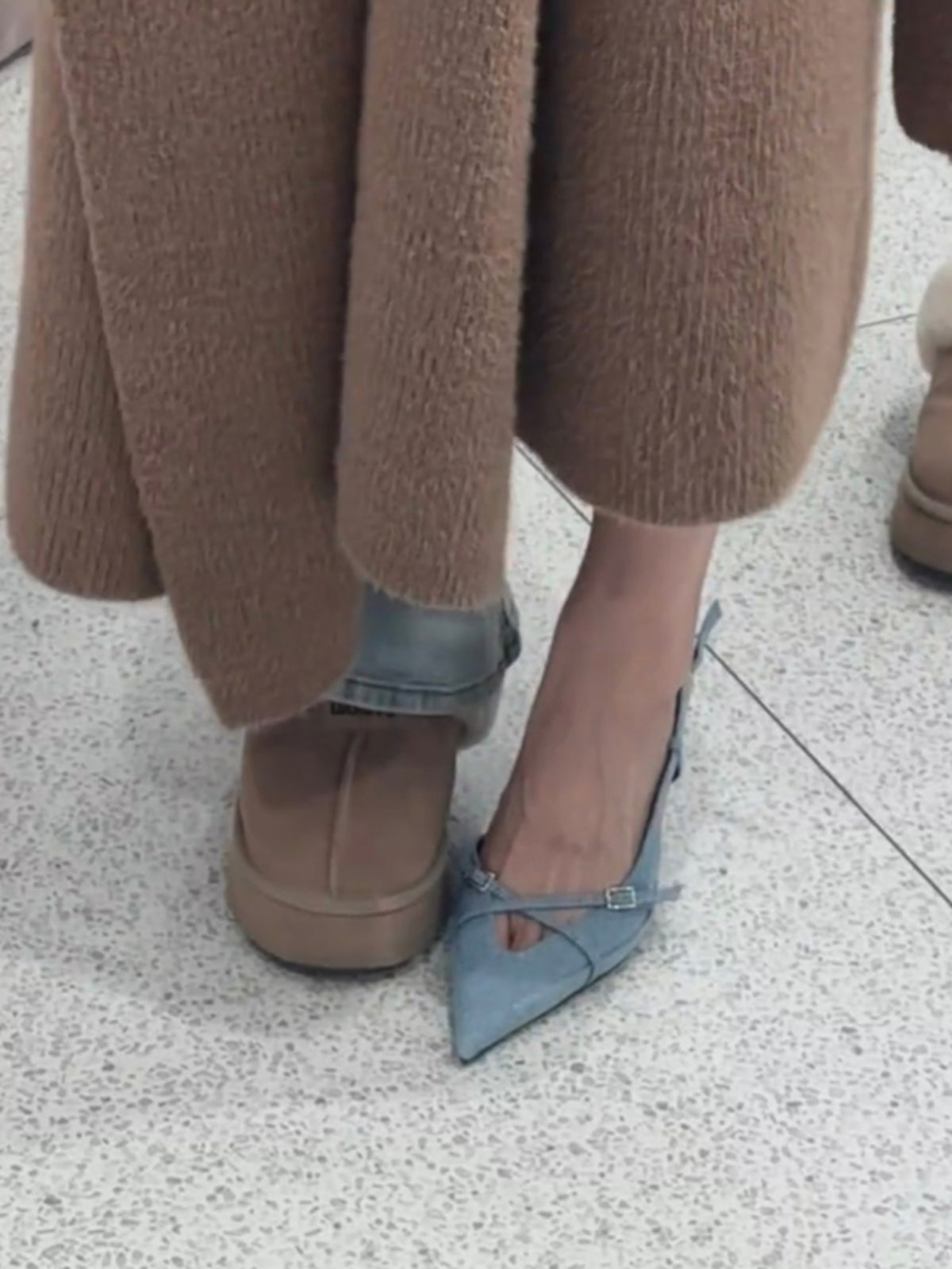 Blue temperament French pointed toe high-heeled mules