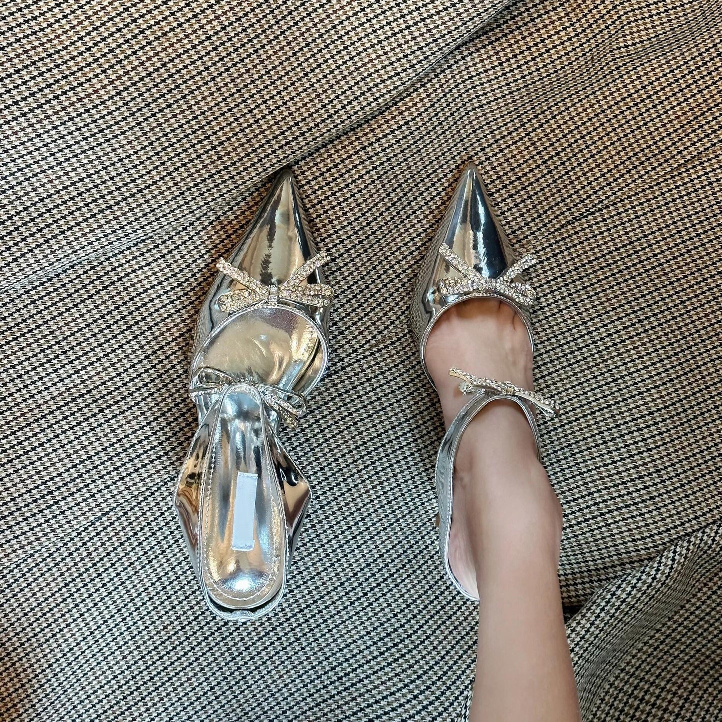 Silver toe rhinestone bow slippers