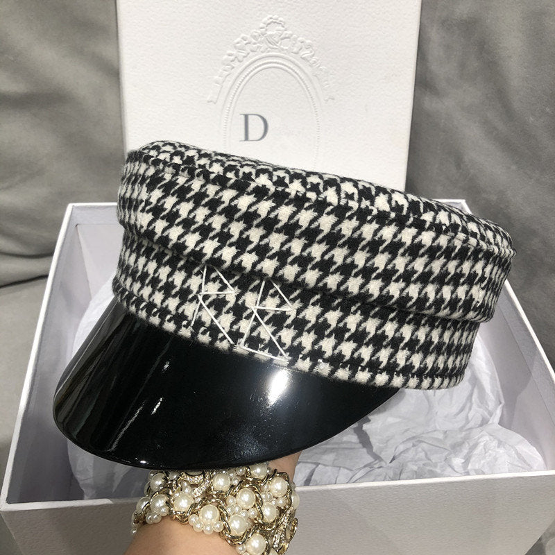 Black and white checked peaked cap, autumn and winter woolen beret