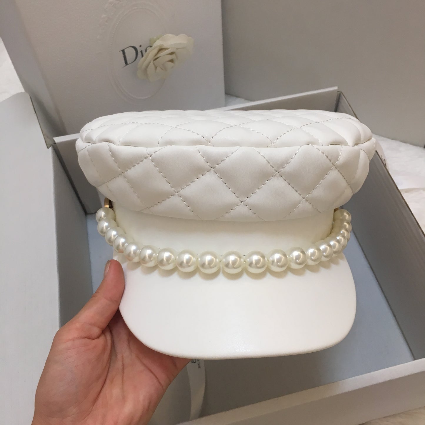Elegant rhombus leather pearl peaked cap
