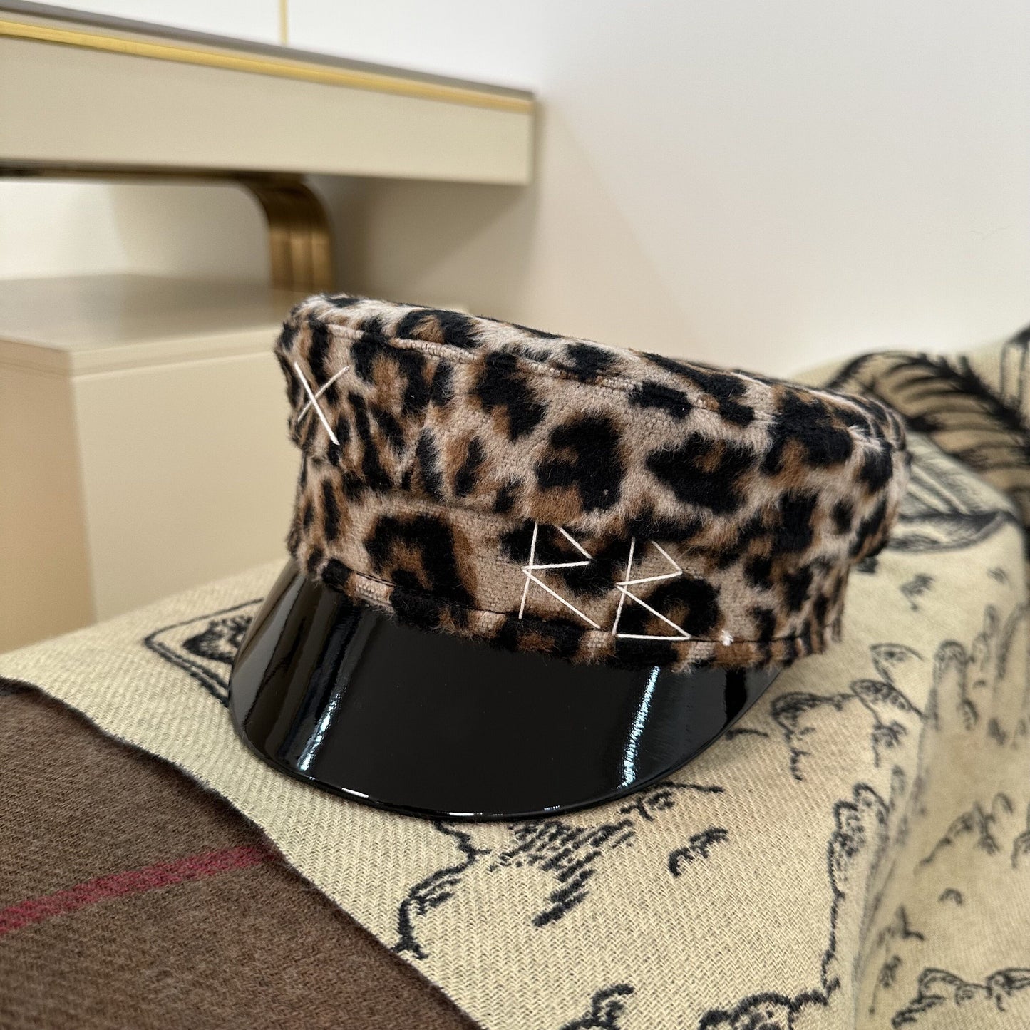 Leopard print woolen flat hat British navy style retro