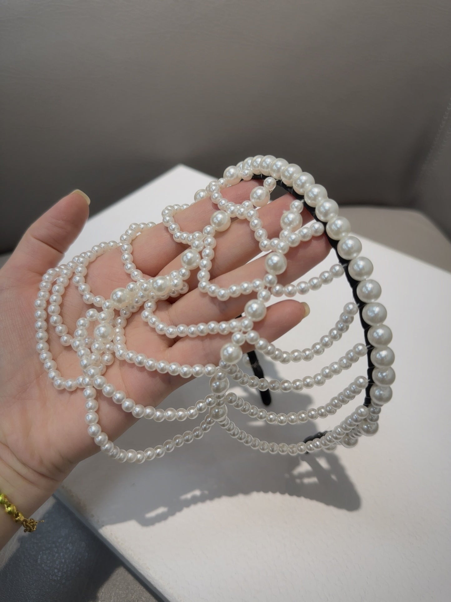 Small fragrant hairband with handmade temperament and hollow design