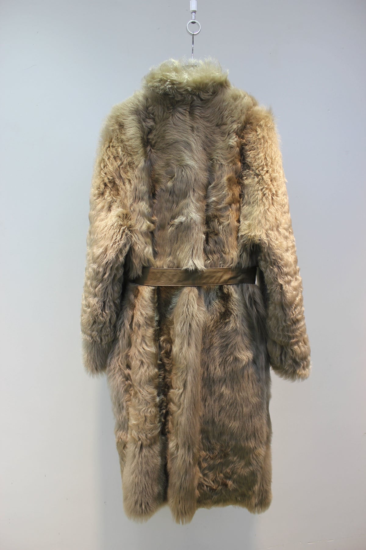 Palace-level Spanish Little Tuscan sheepskin all-in-one mid-length coat