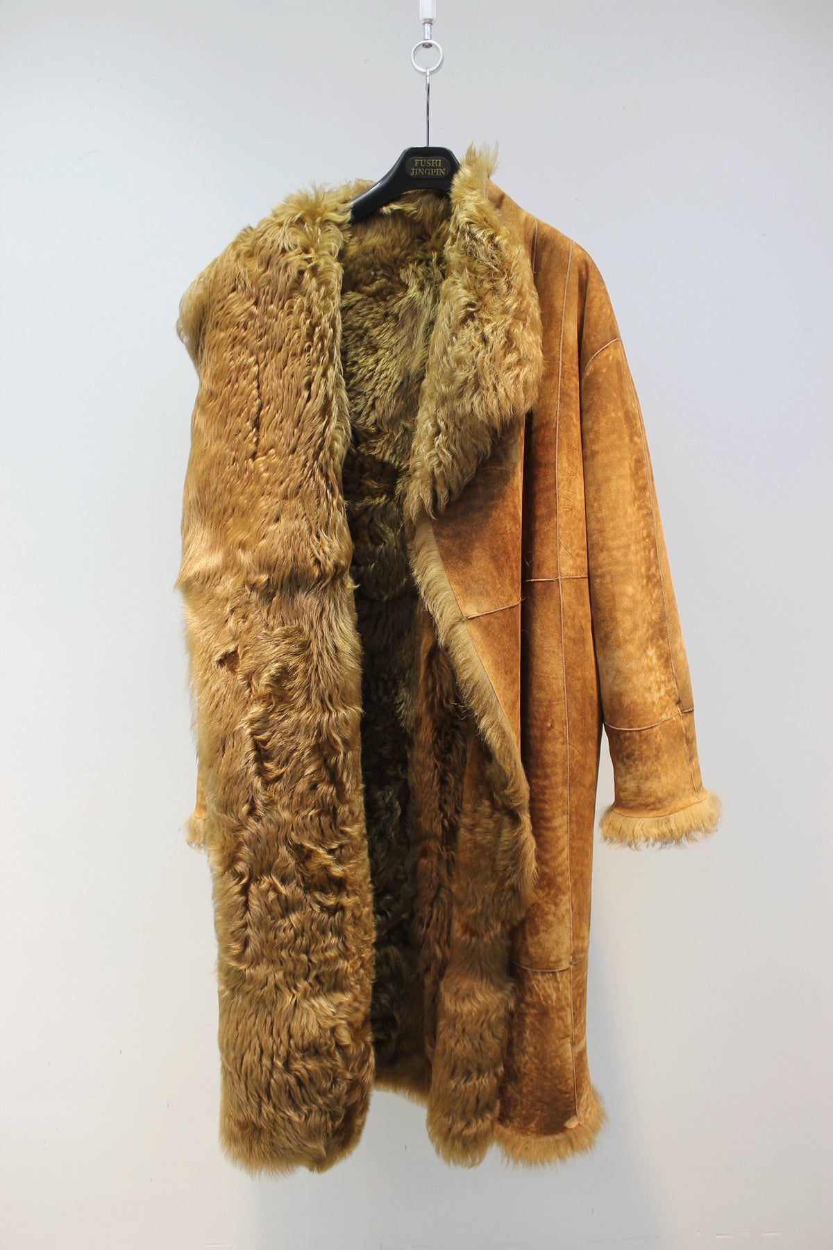 Palace-level Spanish Little Tuscan sheepskin all-in-one mid-length coat