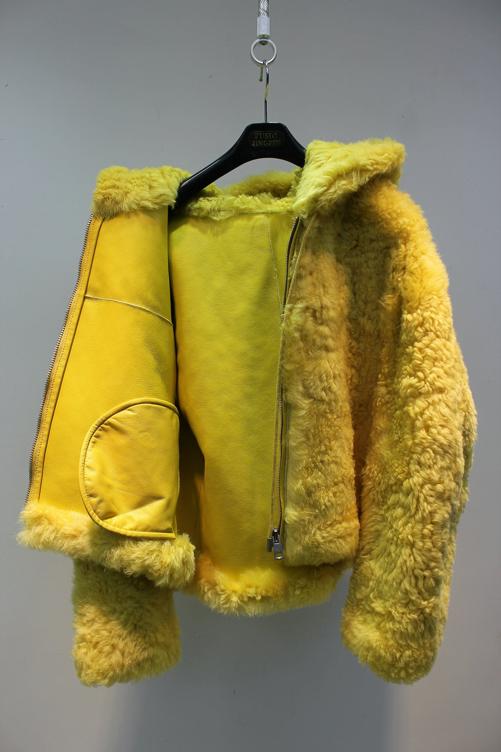 Lmported sheepskin one-piece bear hooded short coat