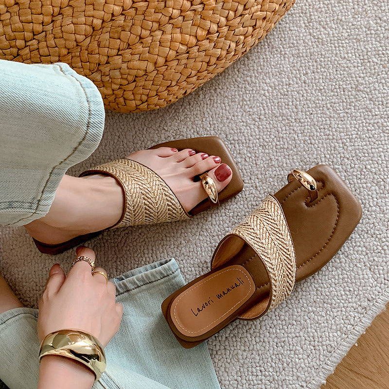 Straw holiday style metal buckle slip-on slippers