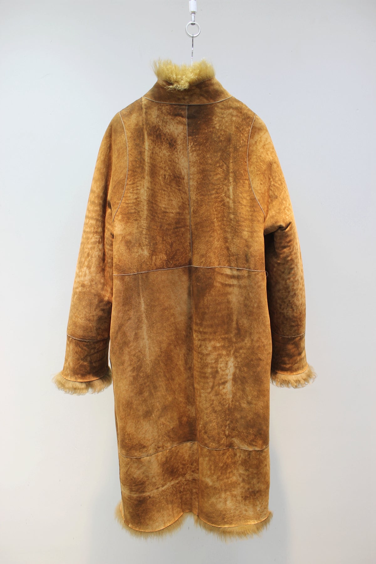 Palace-level Spanish Little Tuscan sheepskin all-in-one mid-length coat
