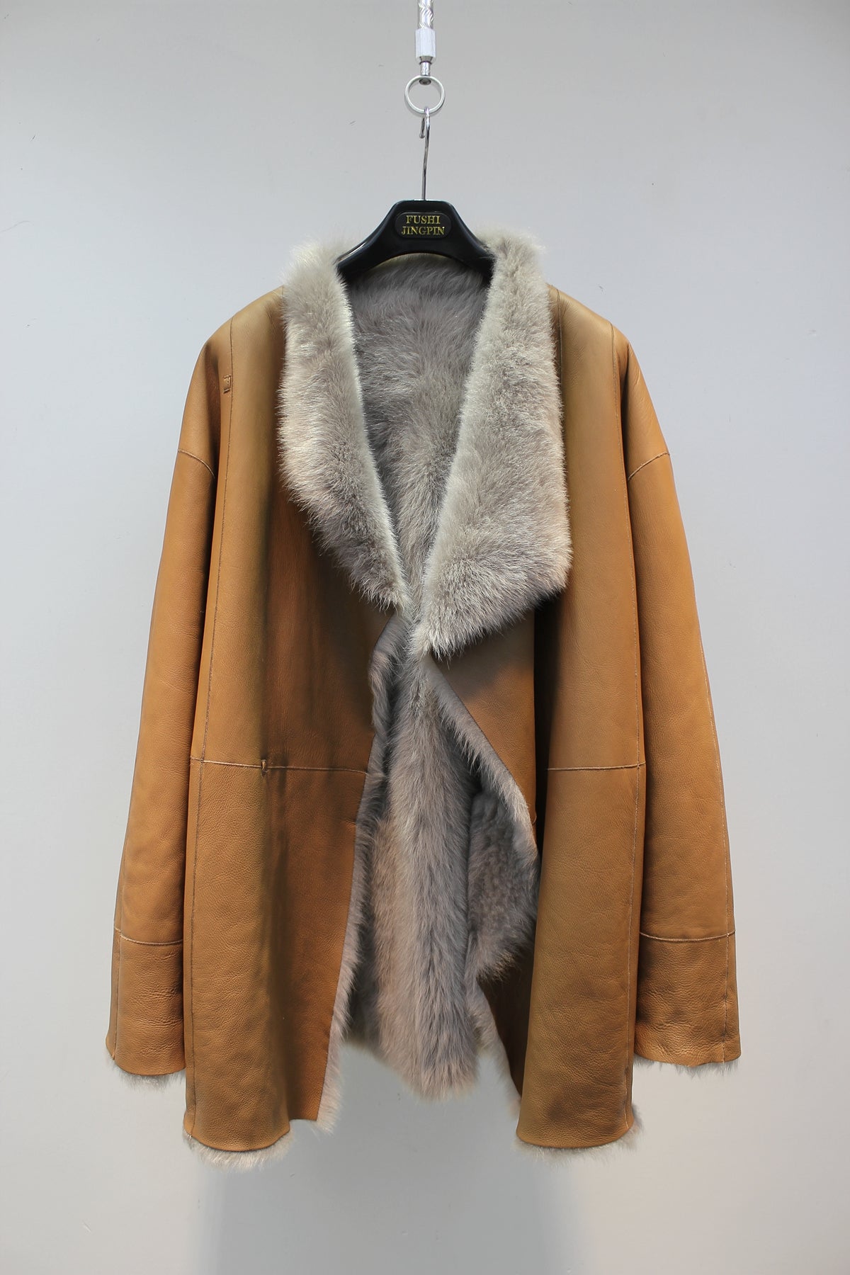 Palace-level Spanish Little Tuscan sheepskin all-in-one mid-length coat