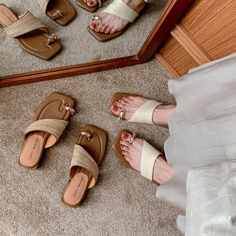 Straw holiday style metal buckle slip-on slippers