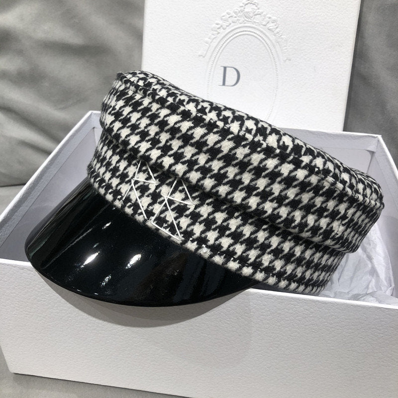 Black and white checked peaked cap, autumn and winter woolen beret