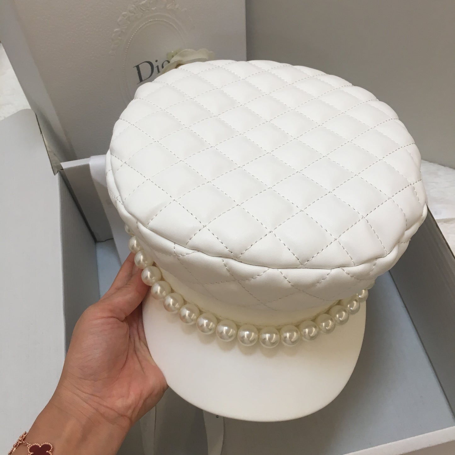 Elegant rhombus leather pearl peaked cap