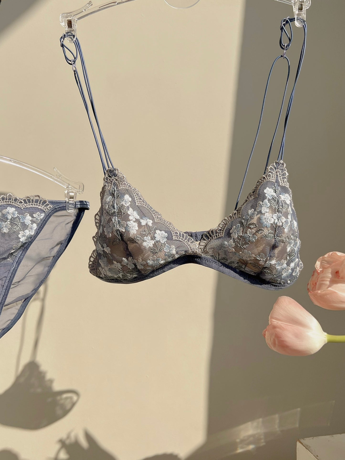 French embroidery flower triangle cup bra