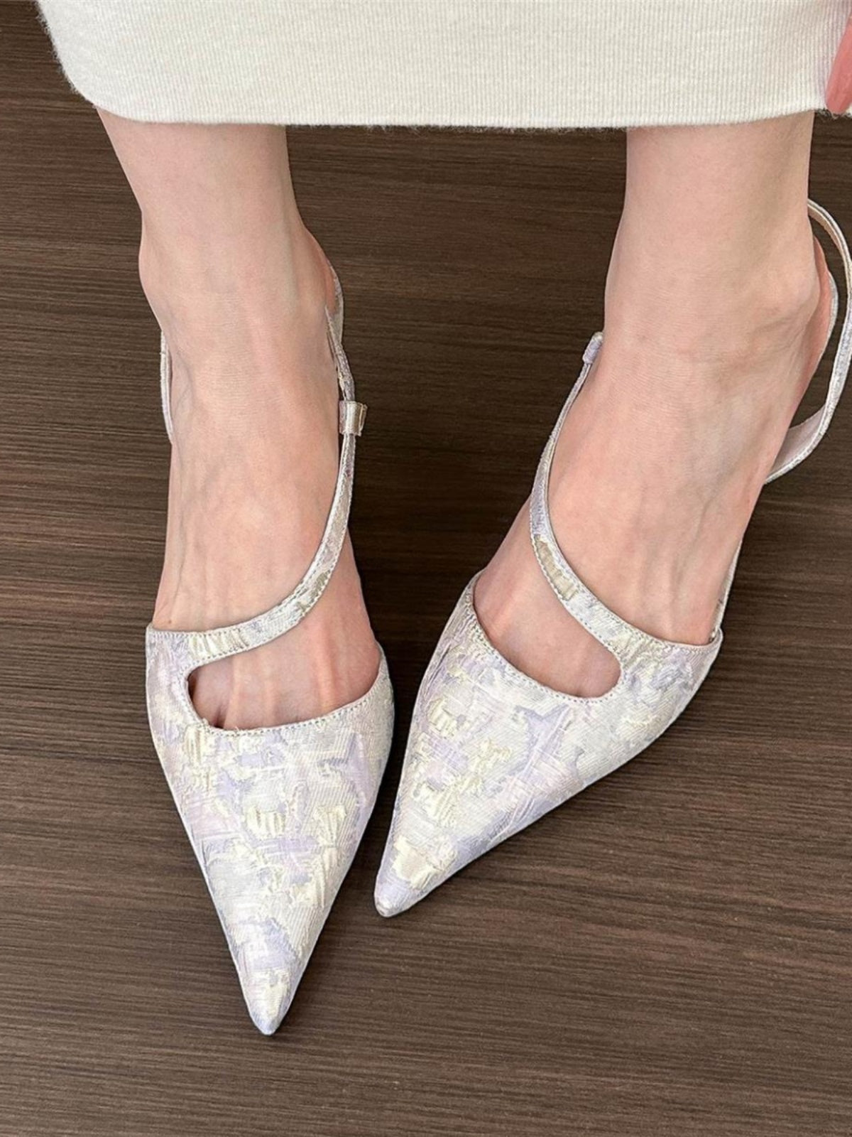 Pointed toe embroidered high heel sandals
