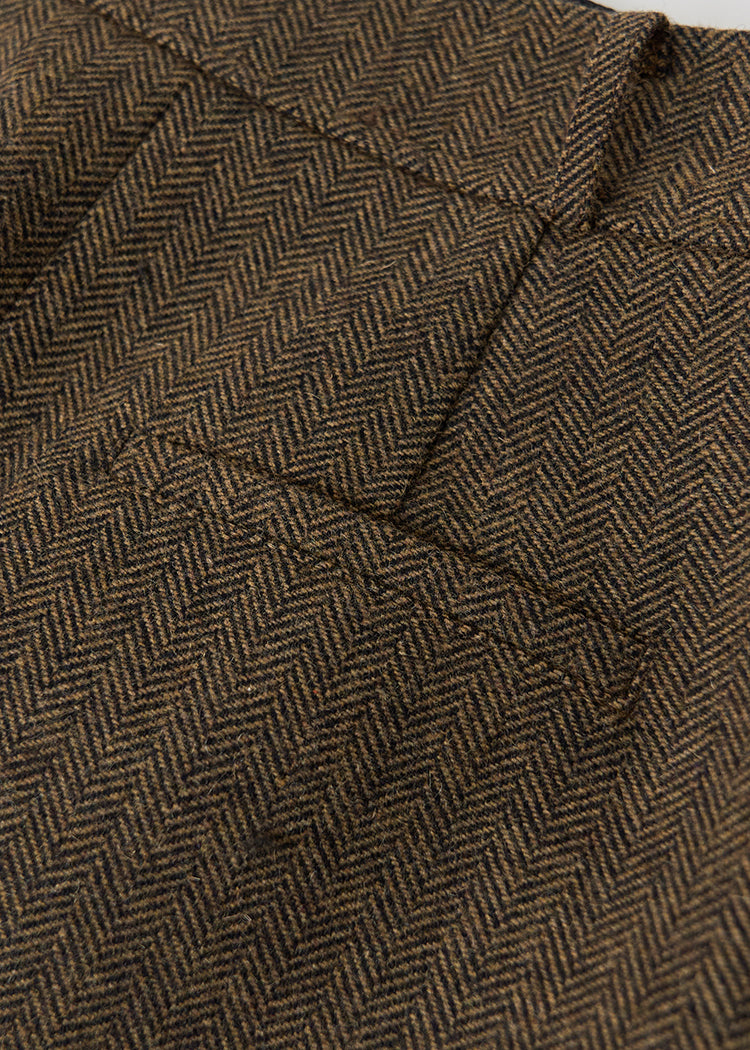 Retro floral brown herringbone wool skirt shows high-profile silhouette