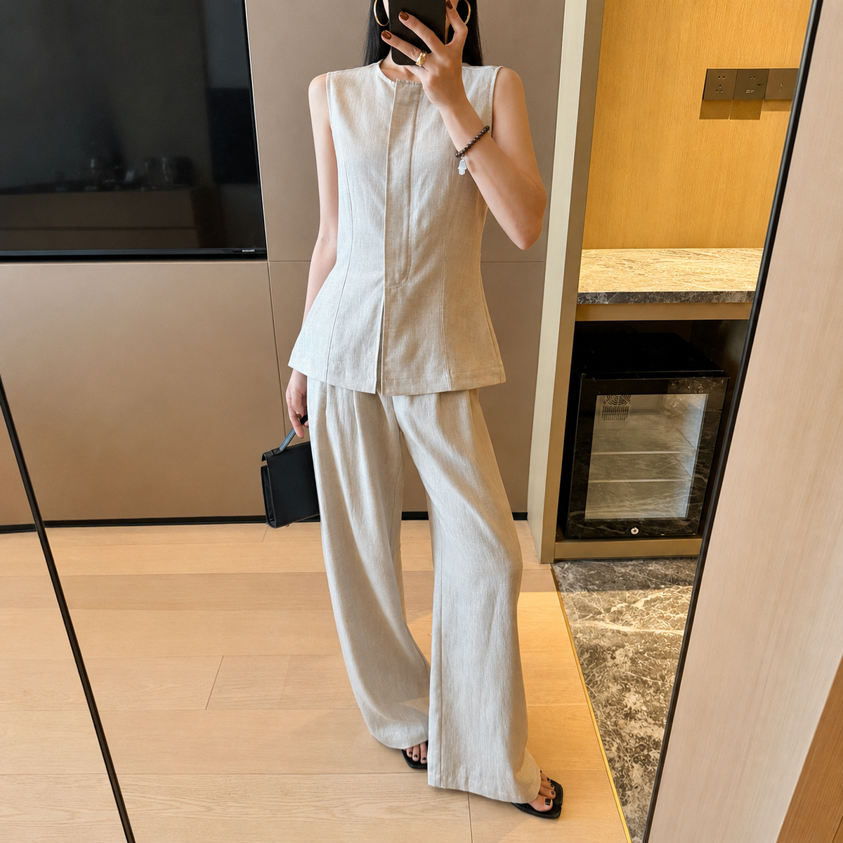 ALBA Sleeveless Linen-Blend Top