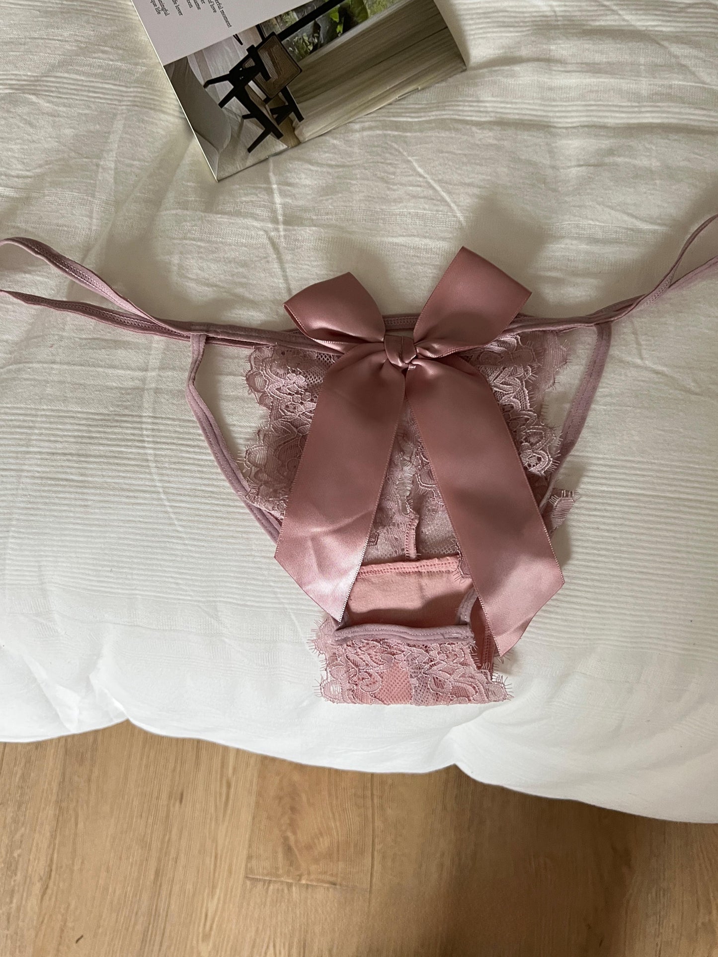 Lace lace cutout low waist bow thong