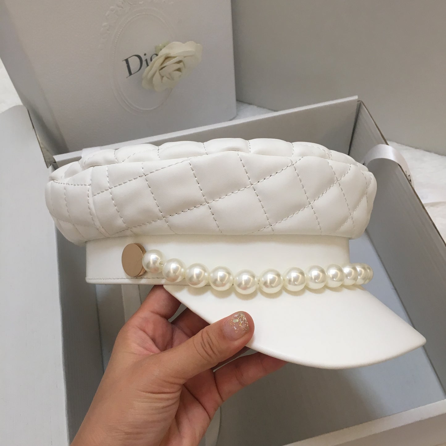 Elegant rhombus leather pearl peaked cap