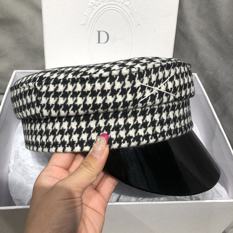 Black and white checked peaked cap, autumn and winter woolen beret