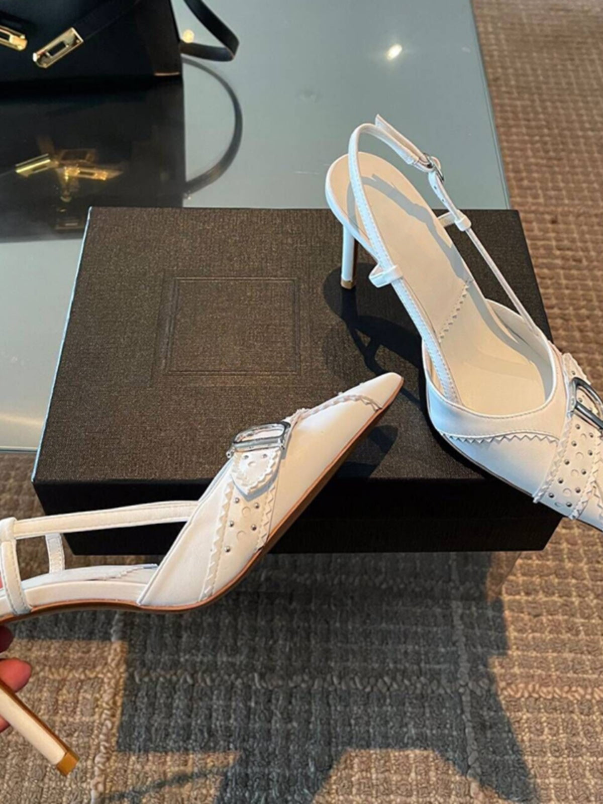 French pointed toe ladylike stiletto heeled toe sandals