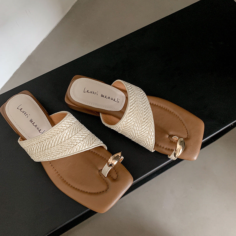Straw holiday style metal buckle slip-on slippers