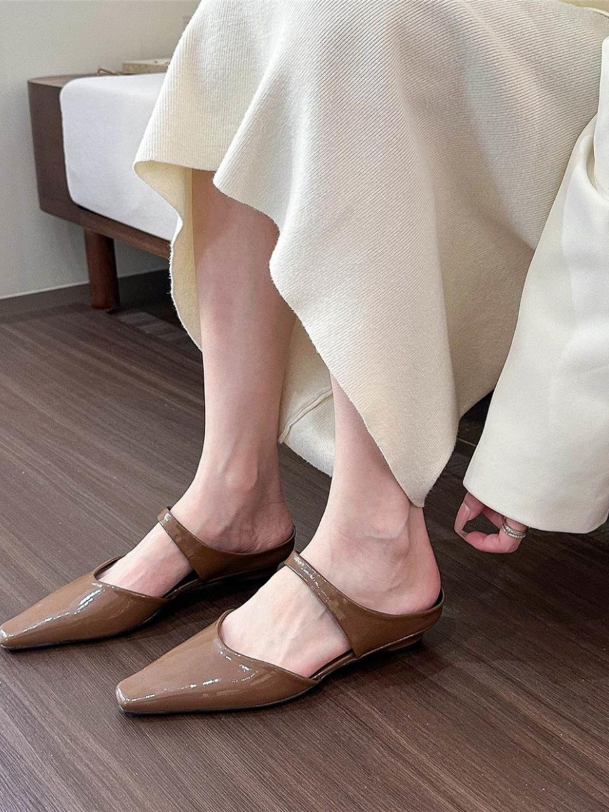 Small square toe flat half slippers
