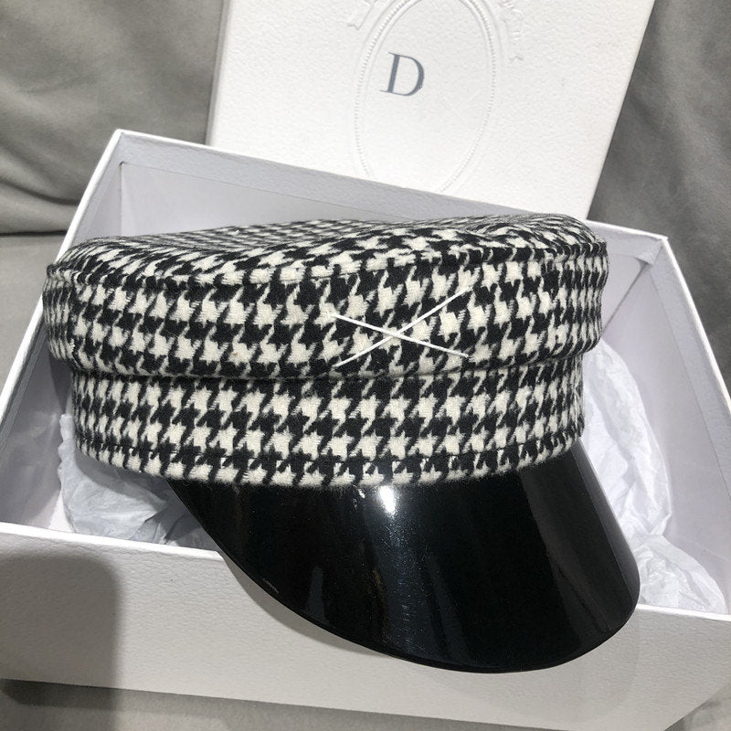 Black and white checked peaked cap, autumn and winter woolen beret