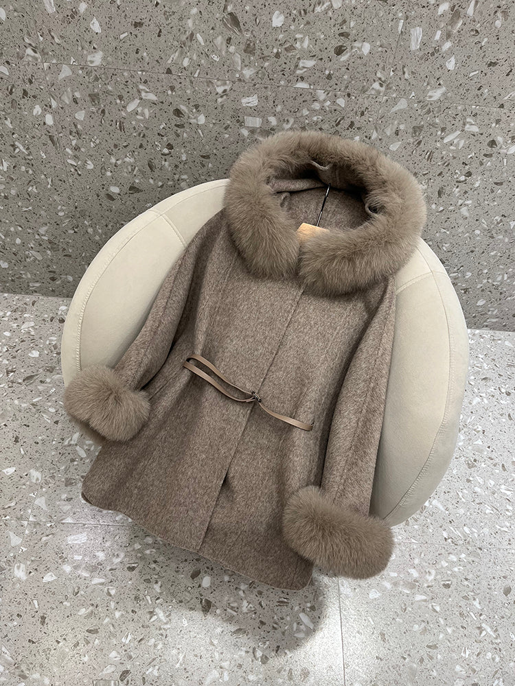 Short fox fur hooded cape