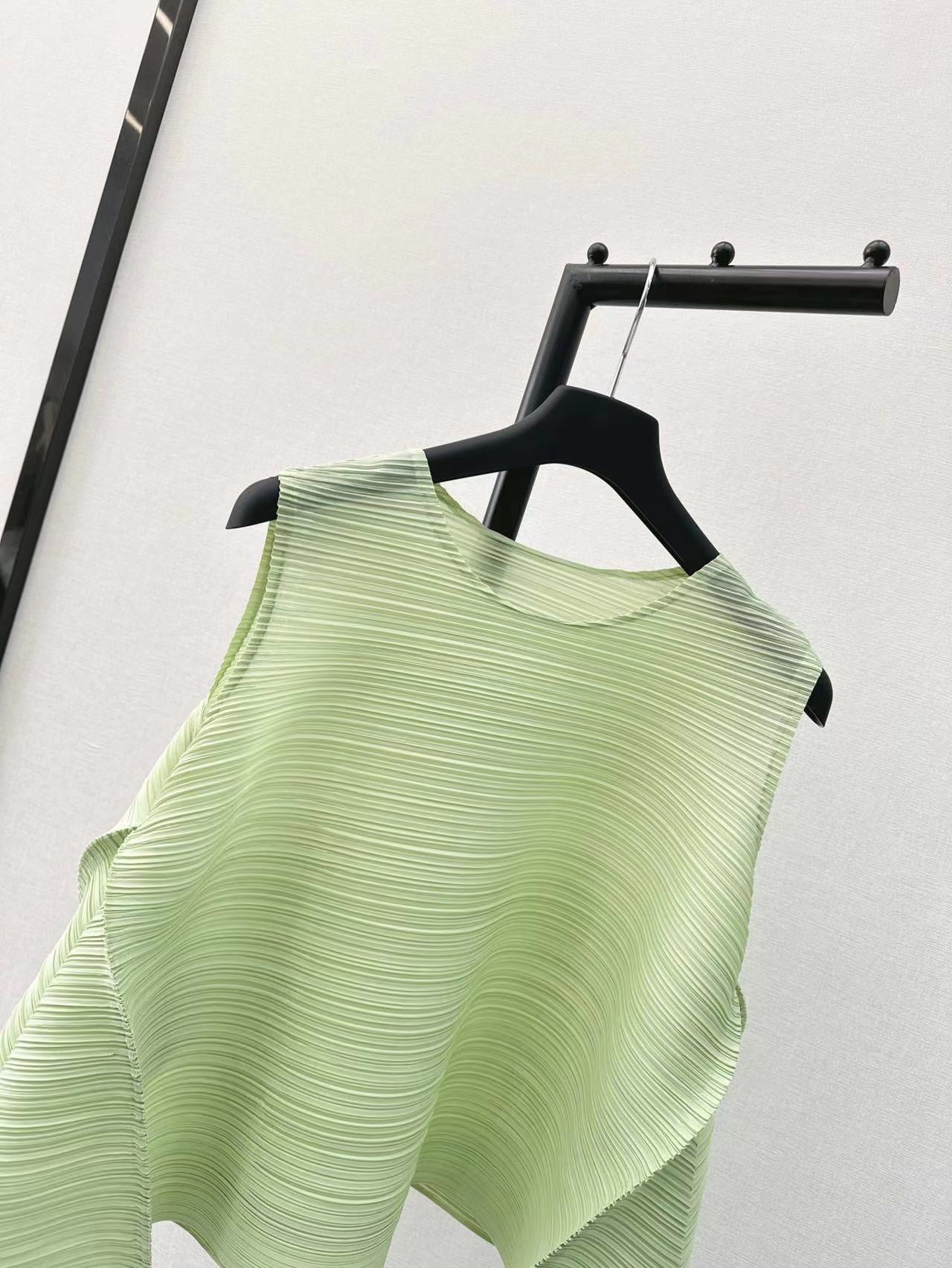 French Irregular Pleated Sleeveless Vest Top Elastic Waist Straight Pants Suit